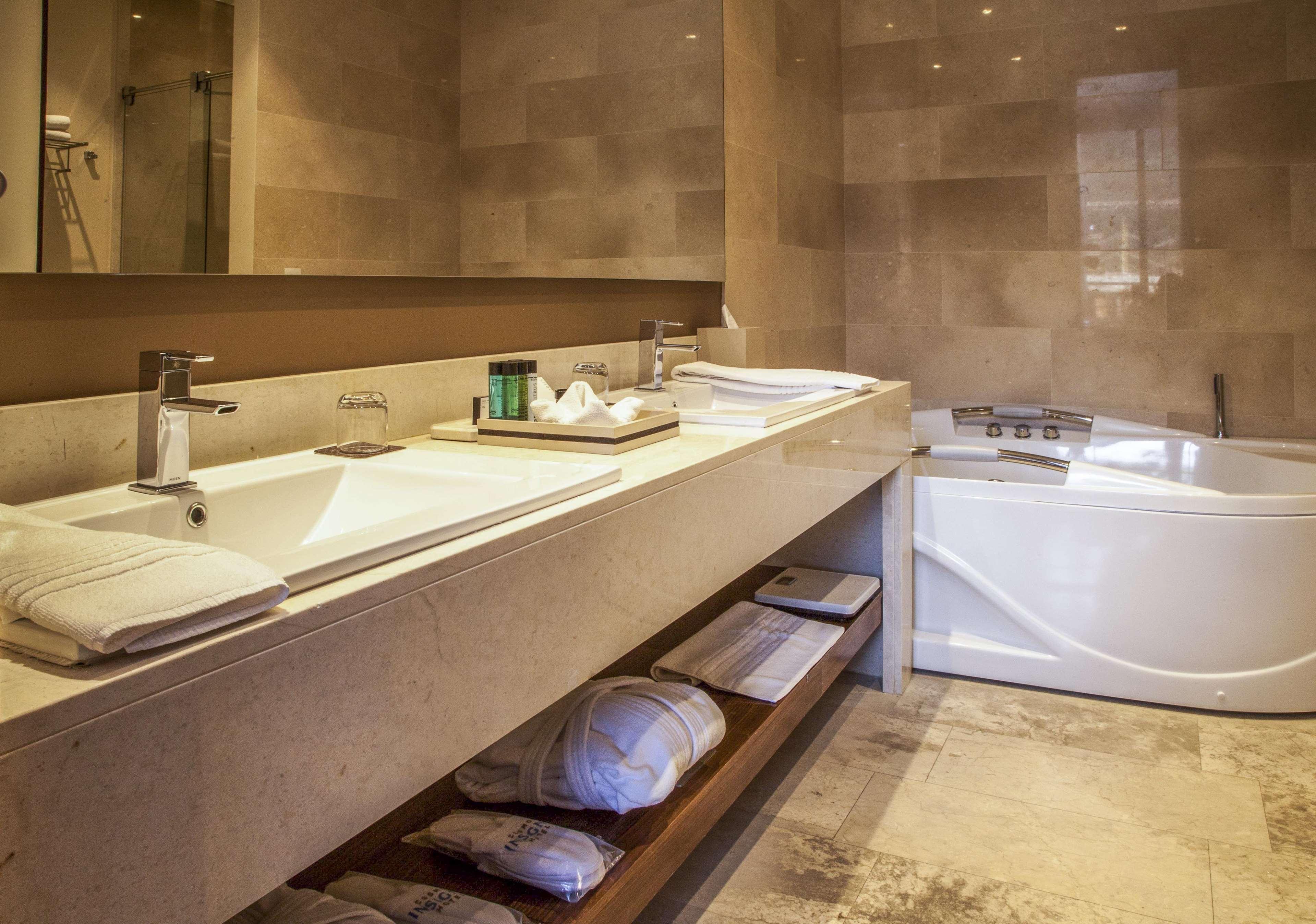Hotel Doubletree By Hilton Bogota Parque 93 Esterno foto