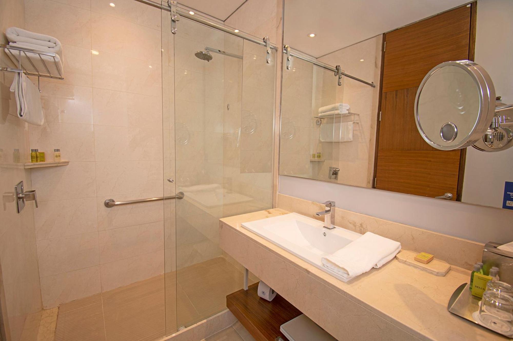 Hotel Doubletree By Hilton Bogota Parque 93 Esterno foto
