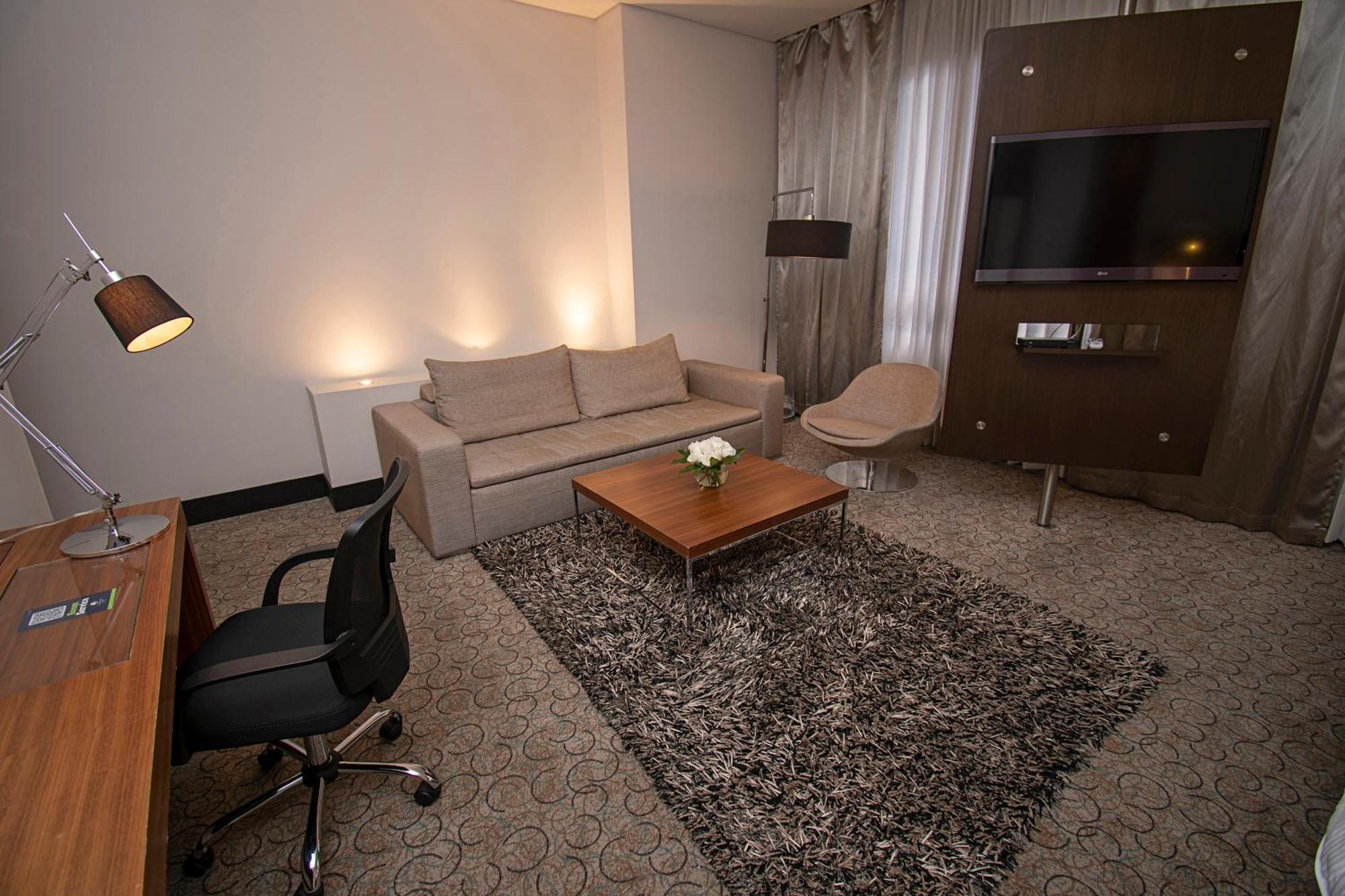 Hotel Doubletree By Hilton Bogota Parque 93 Esterno foto