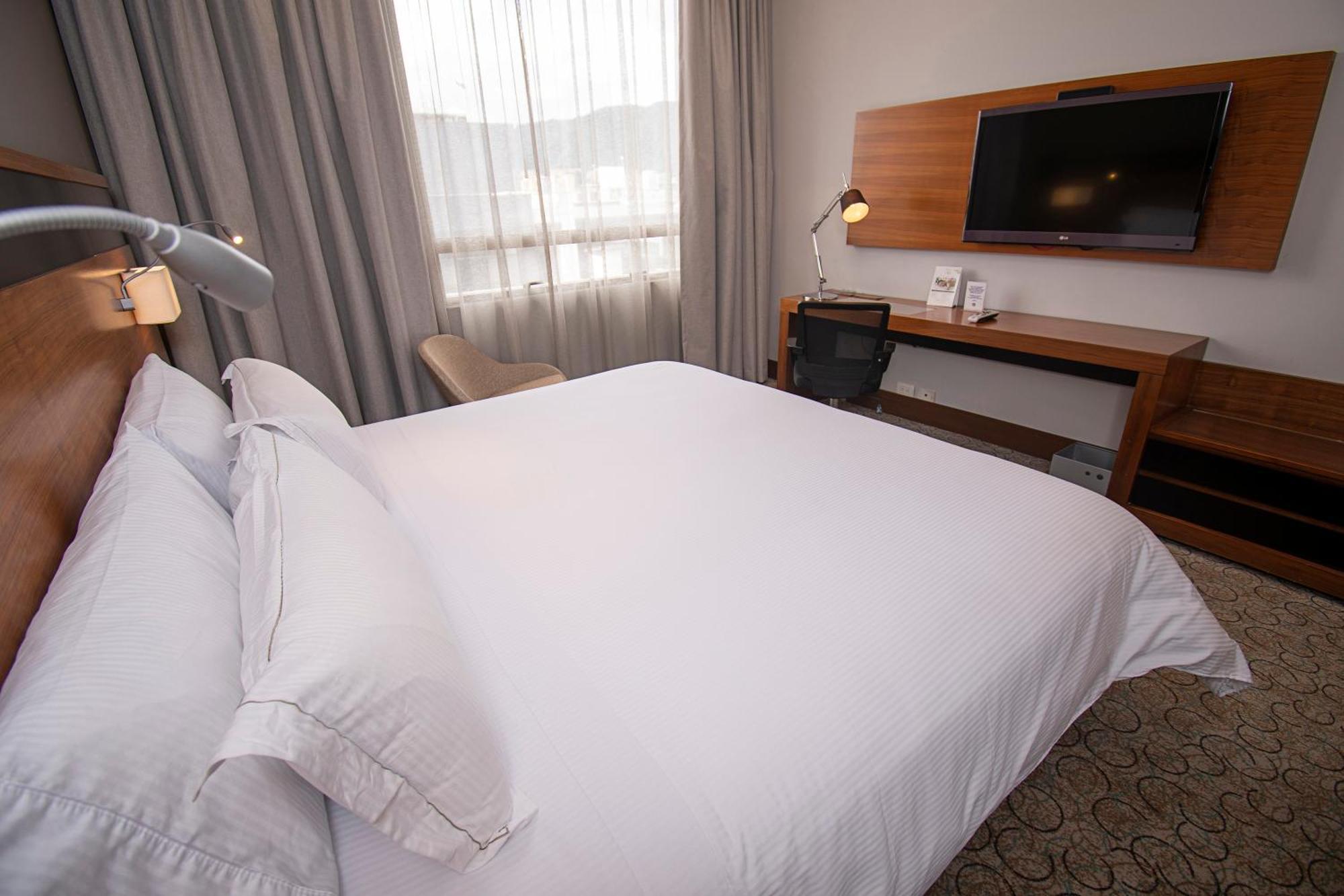 Hotel Doubletree By Hilton Bogota Parque 93 Esterno foto