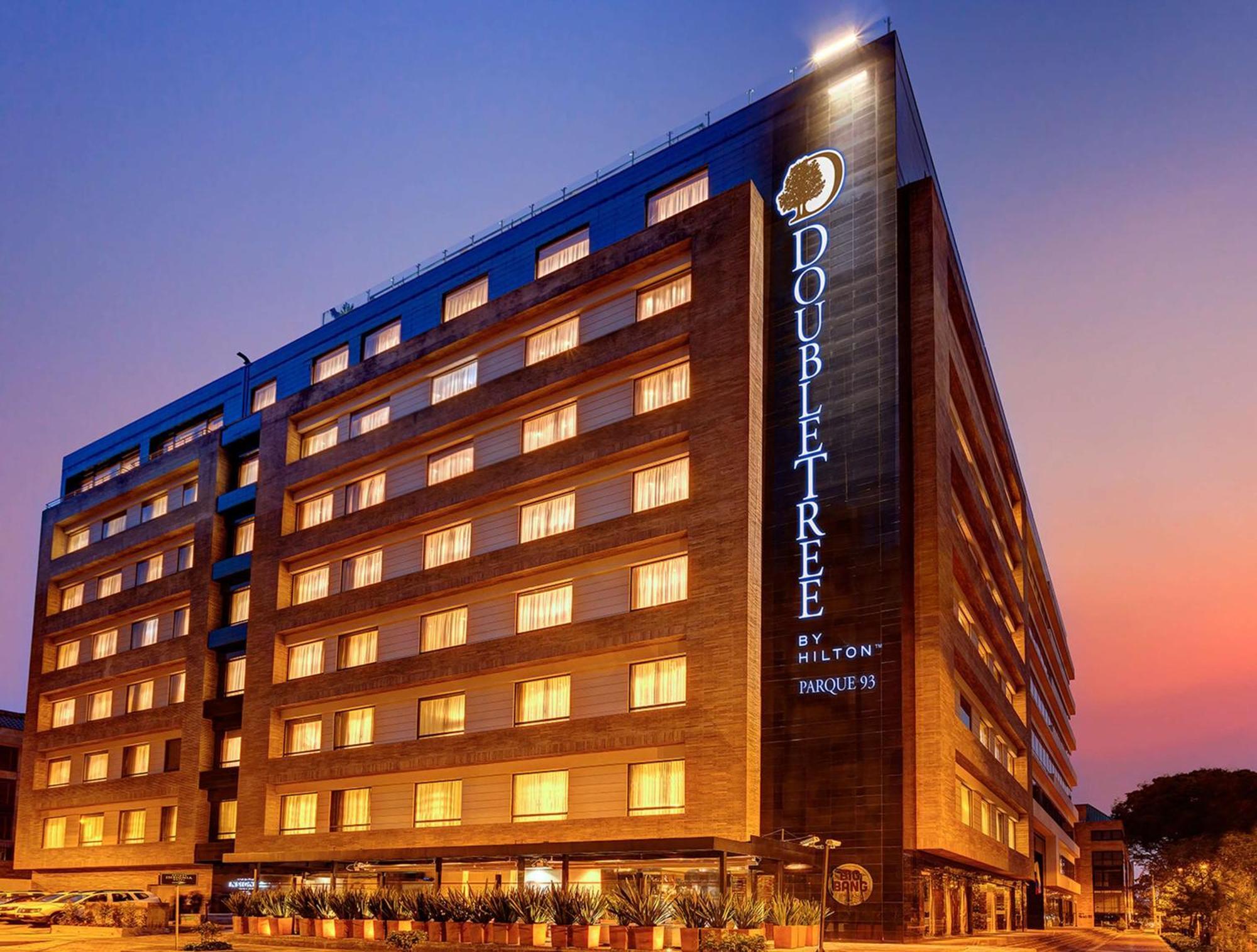 Hotel Doubletree By Hilton Bogota Parque 93 Esterno foto